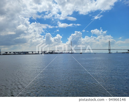 expansive ocean 94966146