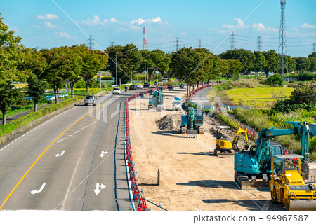 Work to increase the number of lanes on the main road Overhead view of National Route 17 Jobu Road 2022.10 c-3 Light tone 94967587