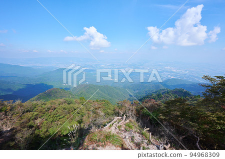 從三重縣釋迦岳的山路上眺望 從三重縣釋迦岳的山路上眺望 94968309