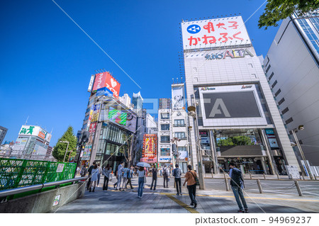 日本東京市容，新宿站東口俯瞰Studio Alta等 94969237