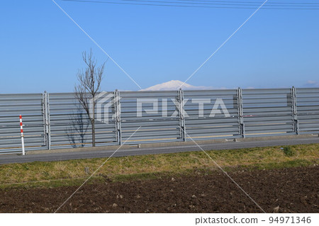 Snow protection fence Measures against snowstorms in snowy country Snow protection fence Measures against snowstorms in snowy country 94971346