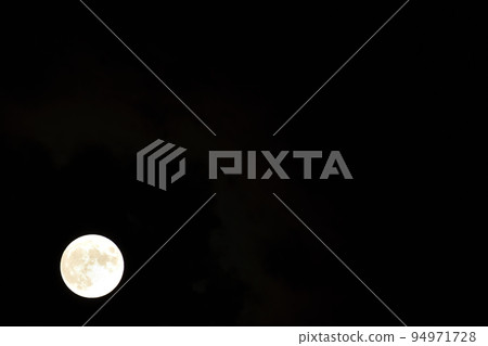 九月中秋月,北斗市白州町(位置:左下) 九月中秋月,北斗市白州町(位置:左下) 94971728