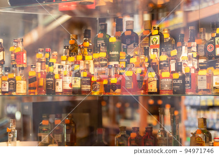 Alcohol display case Alcohol display case 94971746