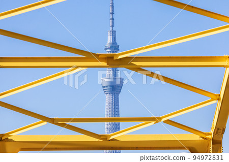 “東京”東四木避難橋和東京晴空塔 94972831