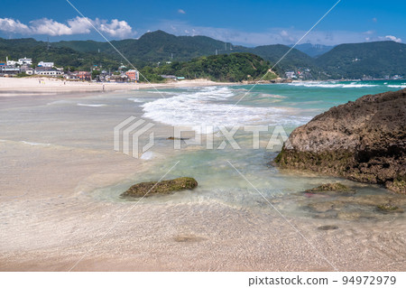 【靜岡縣】伊豆白濱海岸,美麗的翠綠海灘 【靜岡縣】伊豆白濱海岸,美麗的翠綠海灘 94972979