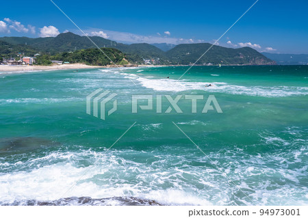 【靜岡縣】伊豆白濱海岸，美麗的翠綠海灘 94973001