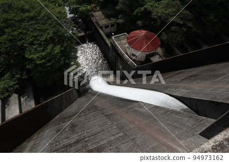 山口萩岡的一之坂大壩和金溪湖的風景 山口萩岡的一之坂大壩和金溪湖的風景 94973162