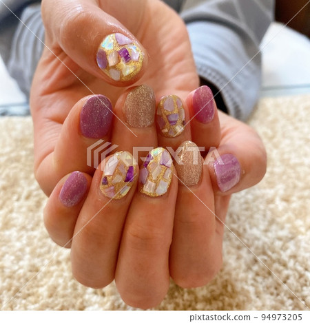 shell design purple nails 94973205