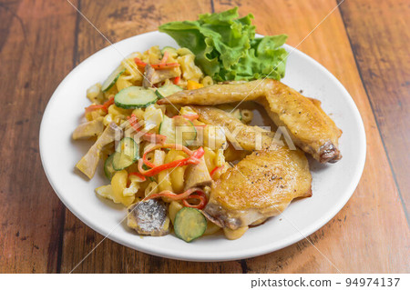 Yakitori chicken wings 94974137