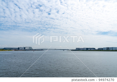 Scenery of the Tamagawa Sky Bridge connecting Tokyo and Kanagawa 94974270