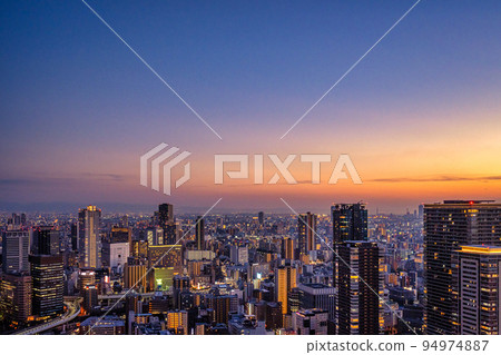 大阪的城市景觀在神奇的時刻點亮【大阪風景】 94974887