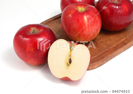 apple red ball 94974933