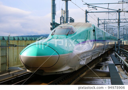 東北新幹線新青森站H5系列“隼鳥” 94978906