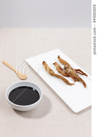 oriental, medicinal root plant, fresh ginseng 94980809