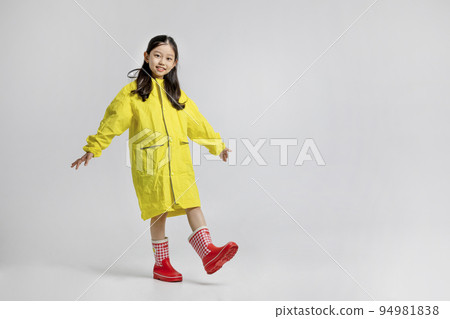 Korean raincoat 2025