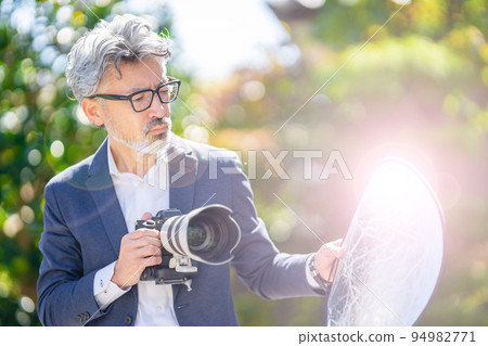 攝影師球散景反光鏡反光鏡反光一次操作 94982771