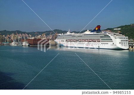 A cruise ship calling at Keelung Port, the gateway to the sea in Taiwan 94985153