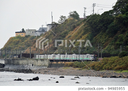 函館本線朝里小樽築港JR北海道721系列G-101編隊+木葉201系列D-101編隊 函館本線朝里小樽築港JR北海道721系列G-101編隊+木葉201系列D-101編隊 94985955