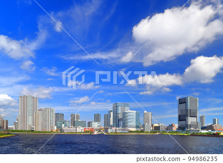 High-rise buildings in Toyosu on the waterfront 94986235