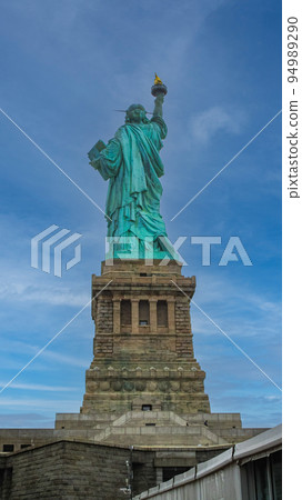 new york statue of liberty back view 94989290