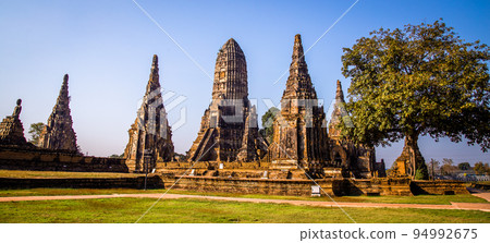 Wat Chaiwatthanaram ruin temple in Ayutthaya, Thailand Wat Chaiwatthanaram ruin temple in Ayutthaya, Thailand 94992675