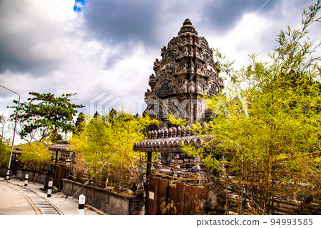 Abandonned hotel looking like cambodian Angkor in Koh Phangan, Thailand Abandonned hotel looking like cambodian Angkor in Koh Phangan, Thailand 94993585