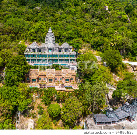 Abandonned hotel looking like cambodian Angkor in Koh Phangan, Thailand 94993653