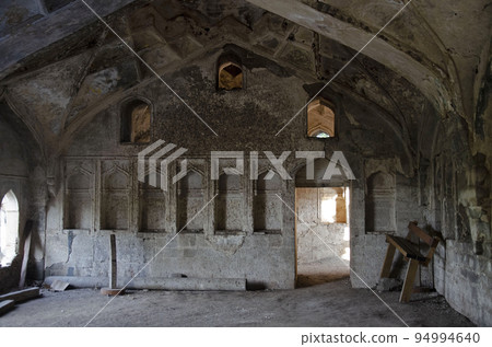 Inner view of the Habashi Mahal, also know as Malik Ambar Palace, it was built around 1590, it is located in Junnar, near Pune, Maharashtra, India 94994640