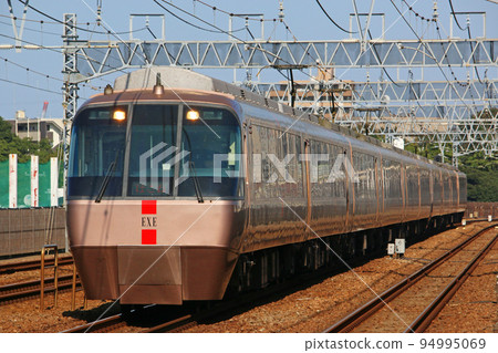 泉玉川站附近行駛的浪漫車 泉玉川站附近行駛的浪漫車 94995069