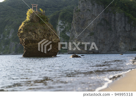 Sea rock Sea rock 94995318
