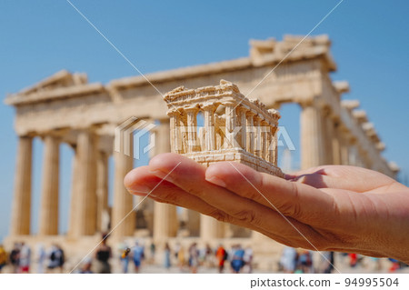 holds a replica of the Parthenon, in Athens 94995504