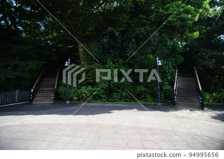 Minato-no-Mieru Oka Park Stairs to the summit of the French mountain area 94995656