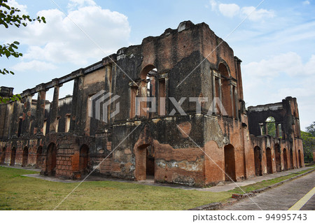 Banqueting Hall at the British Residency built by Nawab Asaf Ud-Daulah completed by Nawab Saadat Ali Khan in late 1700s, Lucknow, Uttar Pradesh, India Banqueting Hall at the British Residency built by Nawab Asaf Ud-Daulah completed by Nawab Saadat Ali Khan in late 1700s, Lucknow, Uttar Pradesh, India 94995743