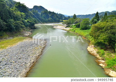 Tanaka Bridge / Looking upstream from the Shinano River (Tsunan Town, Niigata Prefecture) [September 2022] 94995746