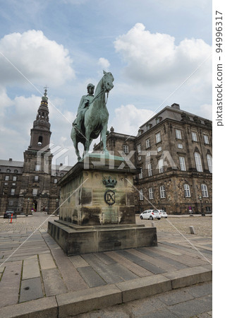 Frederick VII statue in Copenhagen, Denmark Frederick VII statue in Copenhagen, Denmark 94996317