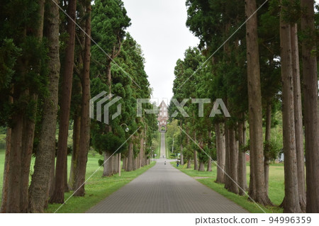 路盡頭的建築 路盡頭的建築 94996359