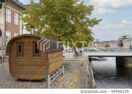 wooden sauna cabin 94996376