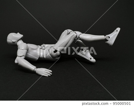 漂浮在零重力空間的娃娃 95000501