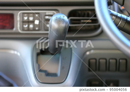 Microbus driver's seat (shift knob) image Microbus driver's seat (shift knob) image 95004056