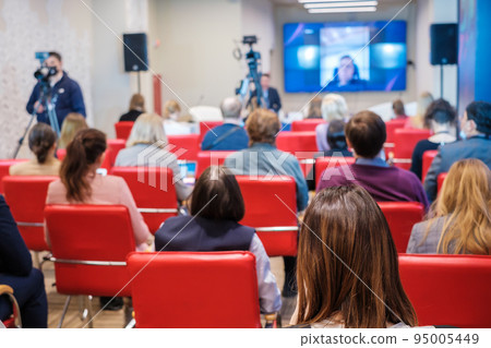 Online conference in narrow room 95005449