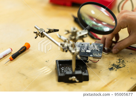 The Assembly of the sensors on the chip The Assembly of the sensors on the chip 95005677
