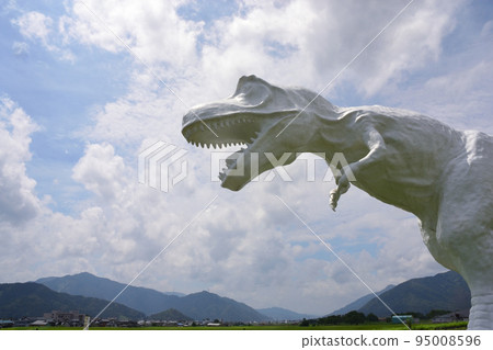 Katsuyama City, Fukui Prefecture A powerful white dinosaur trampling the mountains of Katsuyama Katsuyama City, Fukui Prefecture A powerful white dinosaur trampling the mountains of Katsuyama 95008596