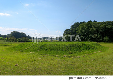 Sakurai City, Nara "Yamada-dera Ruins" Ruins of a large temple representing the Asuka period Sakurai City, Nara "Yamada-dera Ruins" Ruins of a large temple representing the Asuka period 95008898