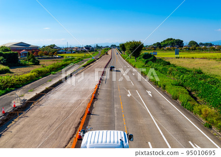Construction to increase the number of lanes on the main road Overhead view of National Route 17 Jobu Road 2022.10 d-2 Vivid Construction to increase the number of lanes on the main road Overhead view of National Route 17 Jobu Road 2022.10 d-2 Vivid 95010695