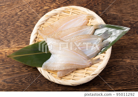 Opening of kiss Opening of kiss 95011292