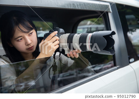 Voyeur woman voyeurism Voyeur woman voyeurism 95012790