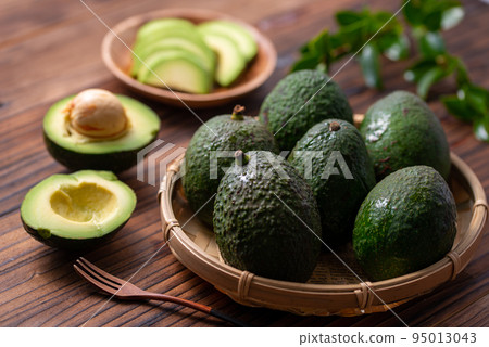 Avocado Fresh avocado can also be used in vegetable dishes Avocado Avocado Fresh avocado can also be used in vegetable dishes Avocado 95013043