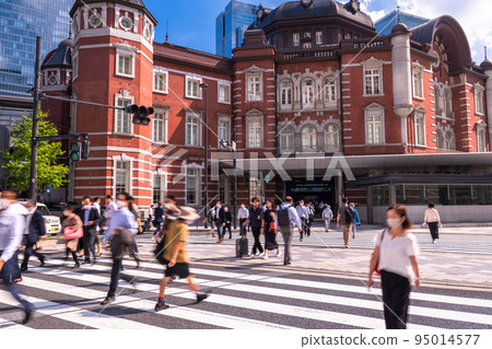 "Tokyo" Marunouchi business district, people who go to work "Tokyo" Marunouchi business district, people who go to work 95014577