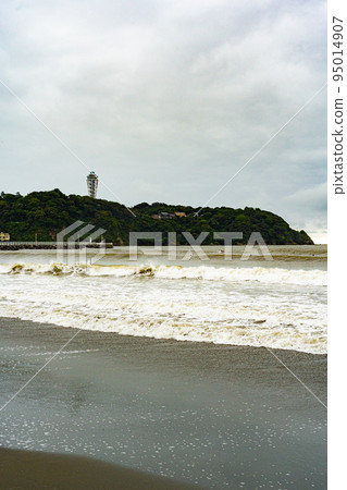Enoshima beach in the rain Enoshima beach in the rain 95014907