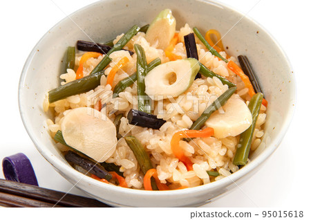 Homemade wild vegetable steamed rice 95015618